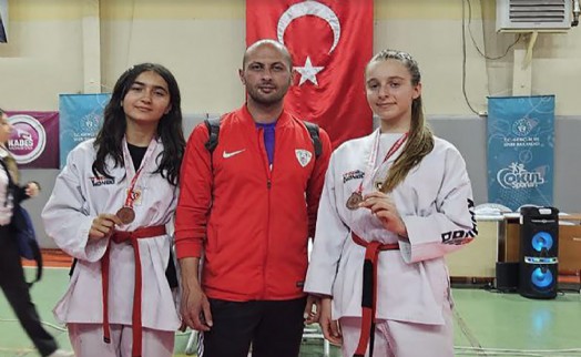 Taekwondo Yıldızlar İzmir İl Şampiyonası'nda Foça rüzgarı