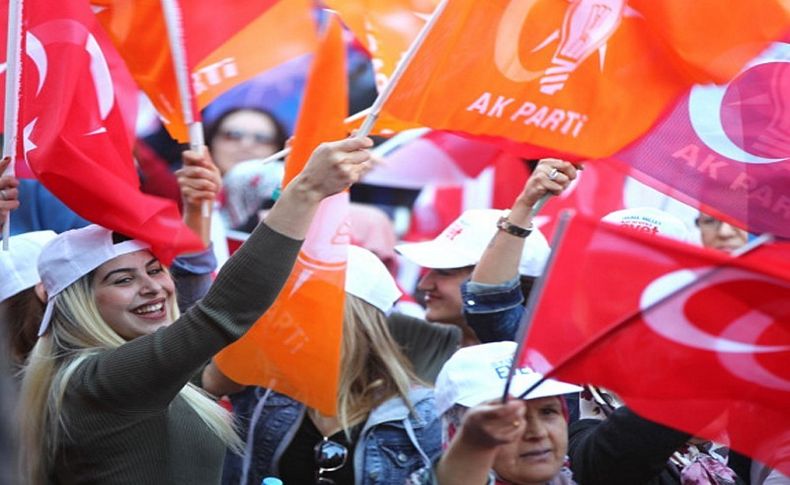 Bir transfer haberi de Bayraklı'dan: AK Parti'den CHP'ye geçti