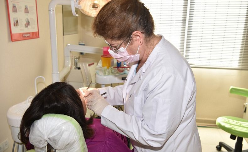 Bornova Belediyesi’nden ihtiyaçlı vatandaşlara diş tedavisi hizmeti
