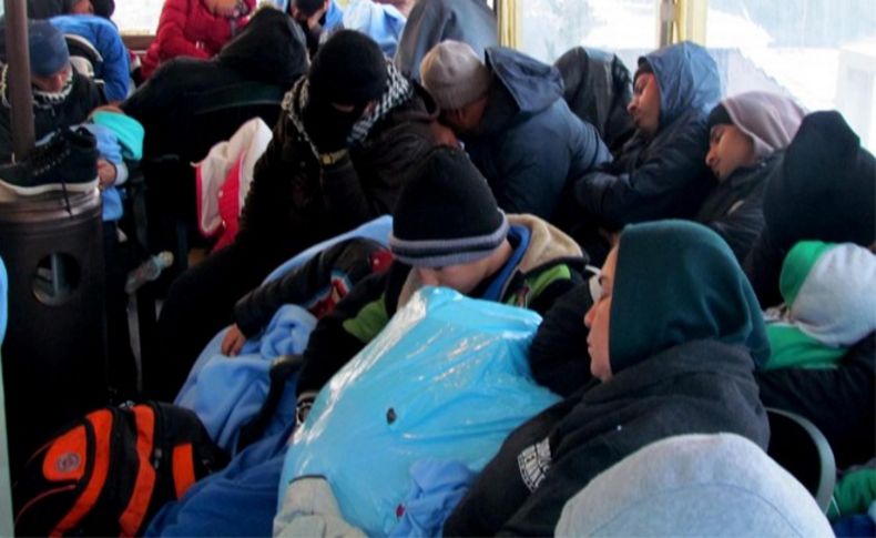 İzmir'de 3 ayrı operasyon 178 mülteci yakalandı