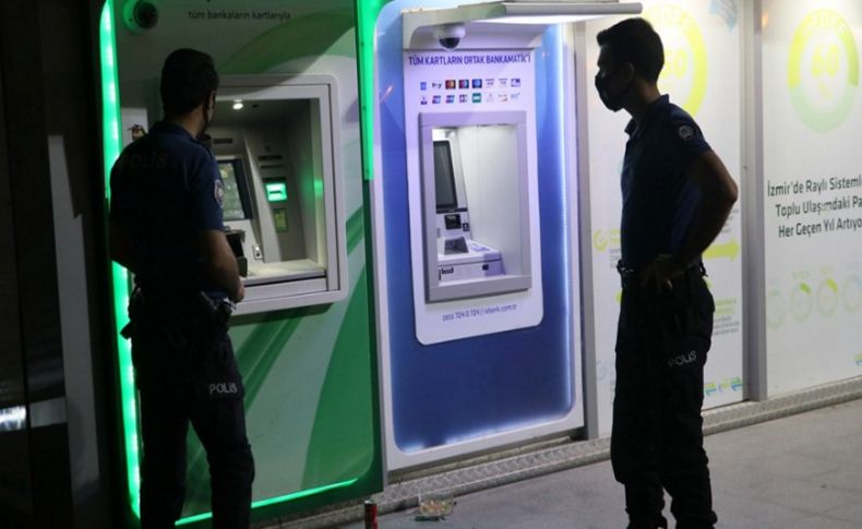 İzmir'de bankamatikten para çalmaya çalışan şüpheli yakalandı