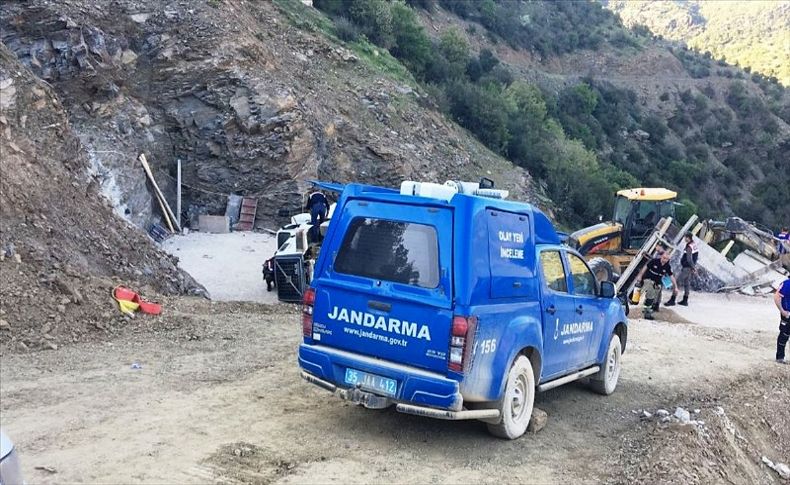 İzmir'de beton mikserinin çarptığı 2 işçi öldü