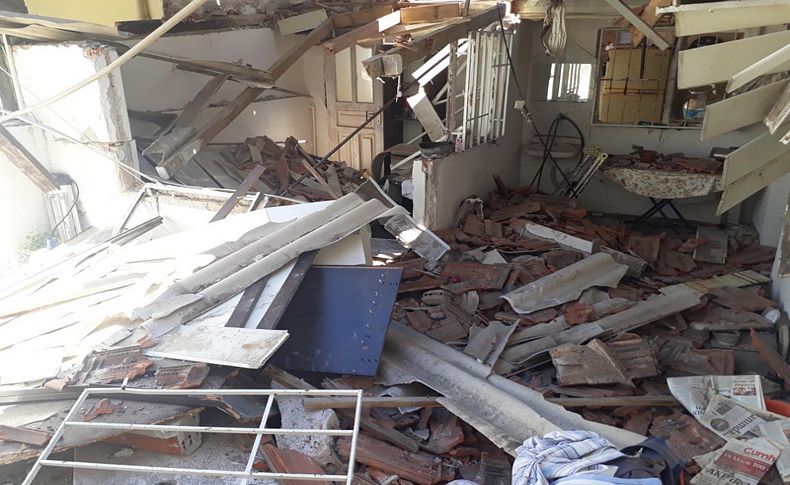 İzmir'de esrarengiz patlama; Evi başına yıkıldı