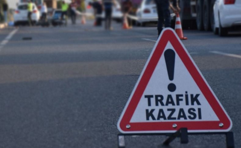 İzmir'de kamyonetin altında kalan motosiklet sürücüsü öldü