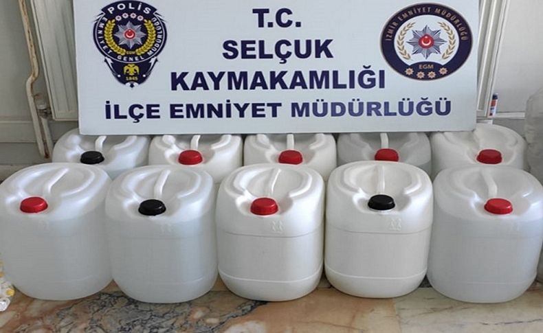 İzmir'de litrelerce bandrolsüz dezenfektan ele geçirildi