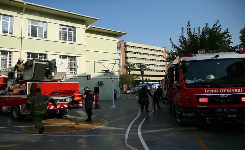 İzmir'de okulda yangın tatbikatı yapıldı