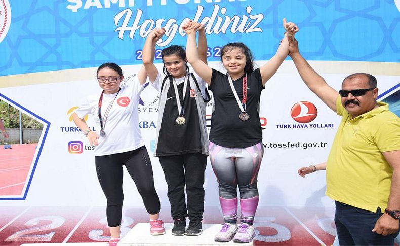 İzmir'de özel sporcular yarışı