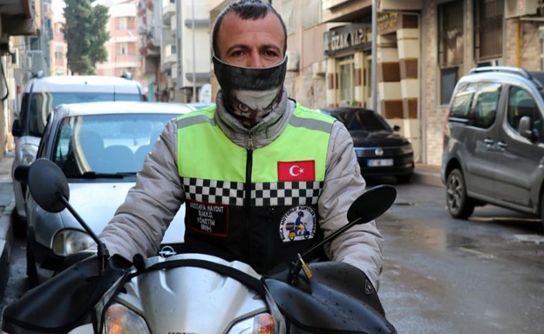 İzmir'de sele kapılan motosikletin sürücüsü o anları anlattı
