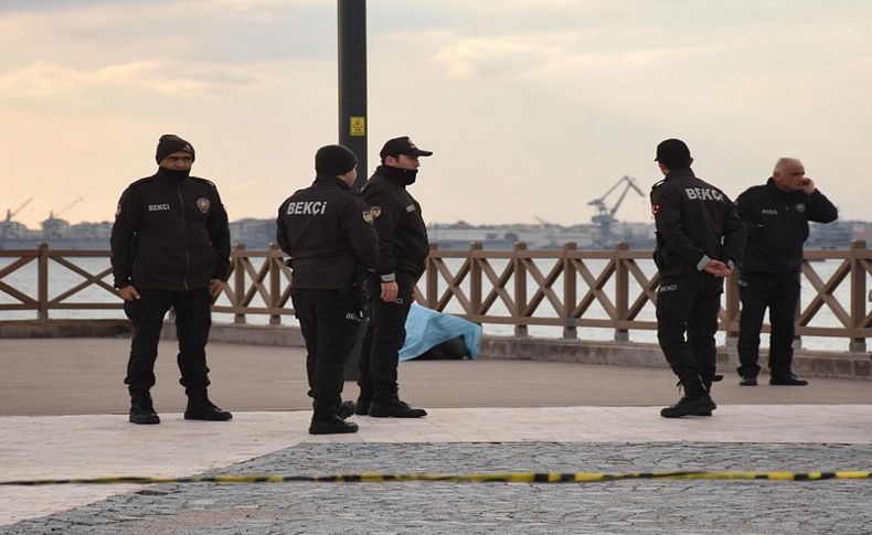 İzmir'de denizde erkek cesedi bulundu