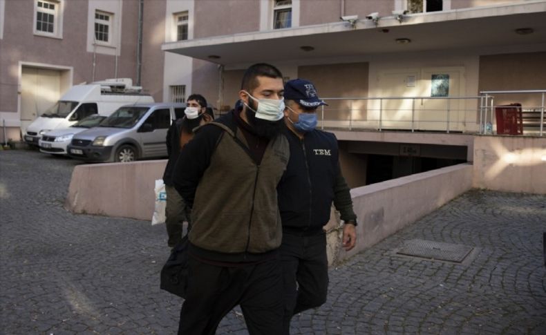 İzmir'deki DEAŞ operasyonunda gözaltına alınan 5 şüpheli adliyeye sevk edildi