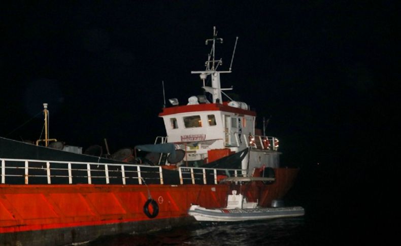 İzmir göbeğinde sığınmacı operasyonu: Bir gemiden 276 kişi çıktı!