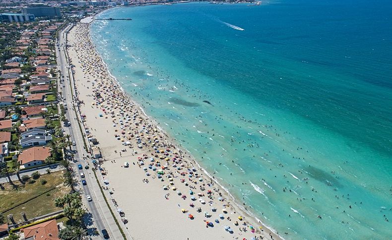 İzmir sahillerinde bayram tatili yoğunluğu