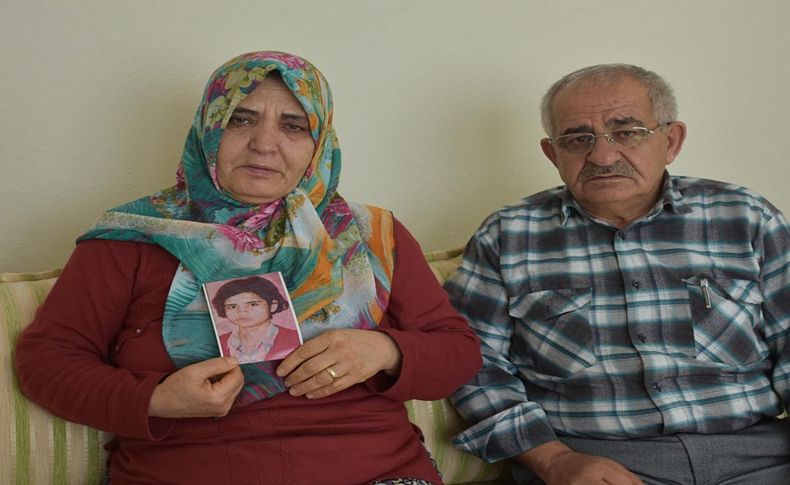 İzmirli çift 26 yıldır kızlarını arıyor