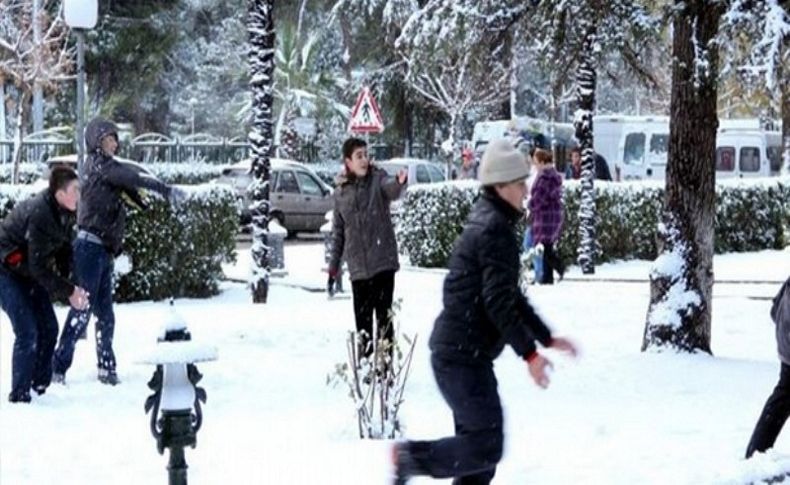 Kar, karneye engel oldu; birçok ilde okullar tatil edildi
