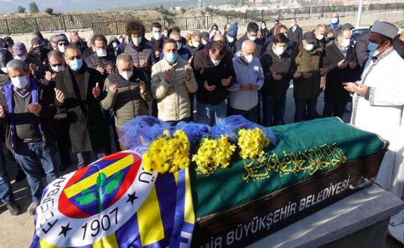 Kaybolduktan 5 gün sonra ölü bulunan doktor İzmir'de toprağa verildi