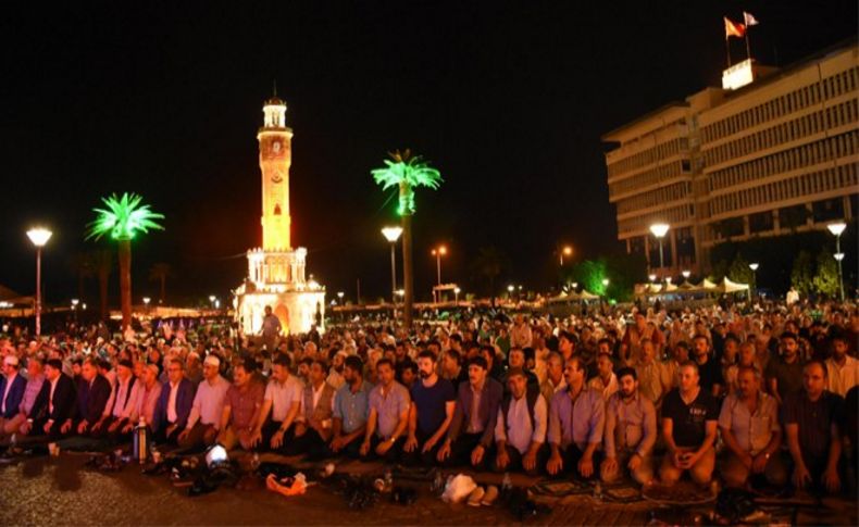 Konak Meydanı'nda Kadir Gecesi etkinliği