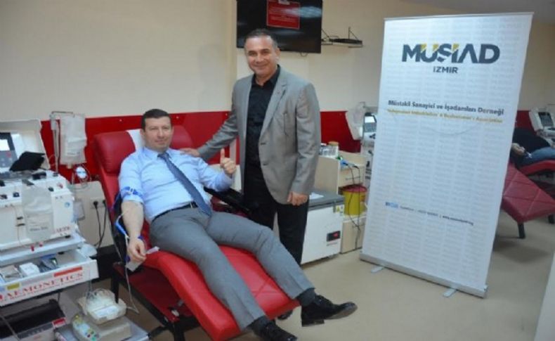 MÜSİAD İzmir'den örnek kan bağışı