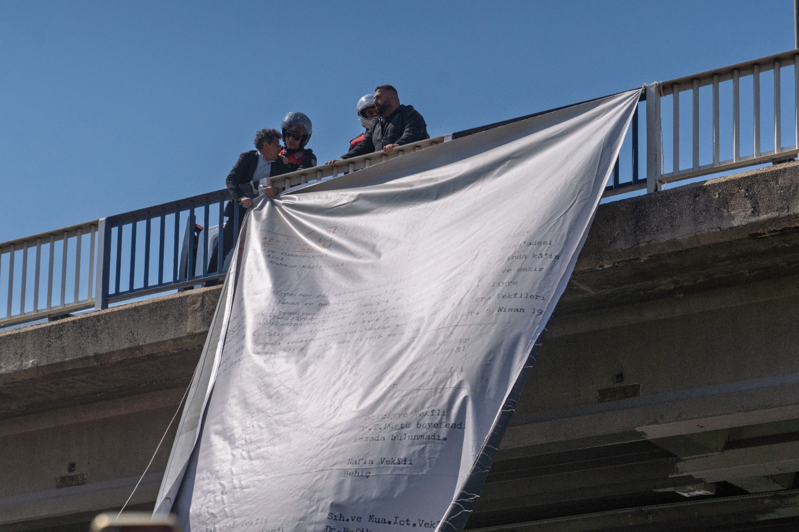 Meslek Fabrikası'nın Atatürk imzalı tapusu polis tarafından indirildi!
