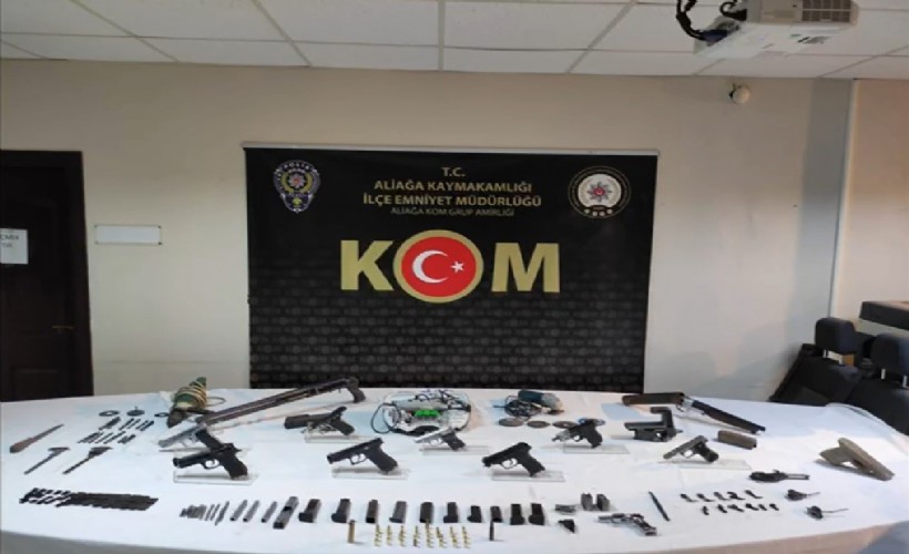 İzmir’de yasa dışı silah ticareti yapan 3 ayrı çete çökertildi