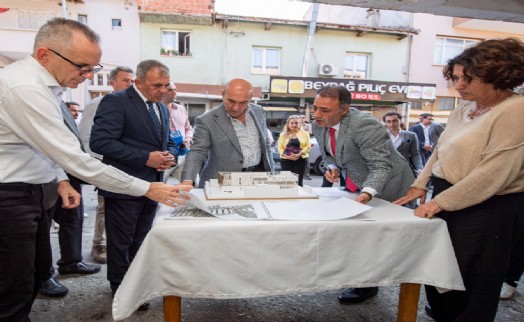 Başkan Soyer'den Beydağ'a 100. yıl armağanı