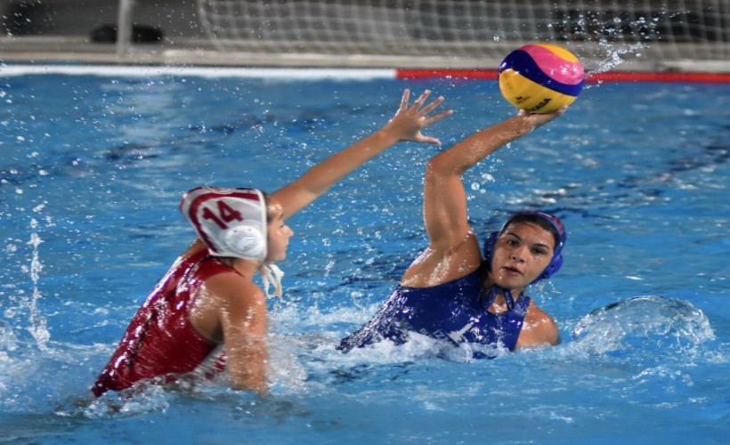 Büyükşehir Belediyesi Su Topu Kadın Takımı Avrupa arenasında