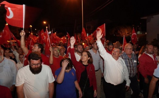 Çeşme'de 100. yıla yakışır Cumhuriyet Korteji