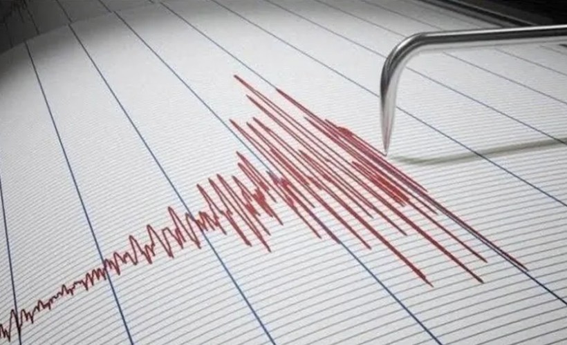 İran'da peş peşe depremler