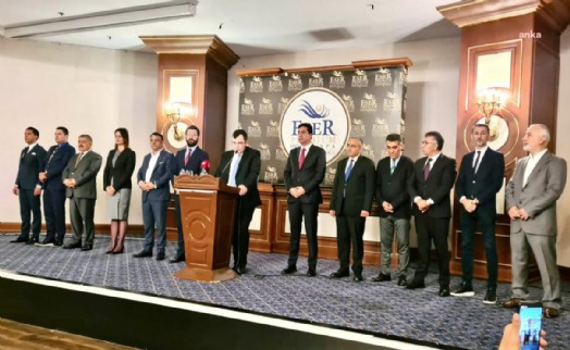 İstanbul'da DEVA Partisi'nin 13 ilçe başkanı istifa etti