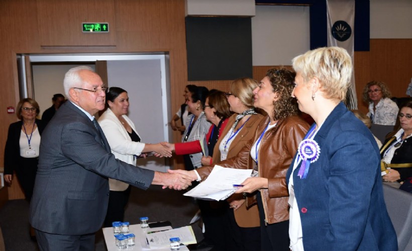İzmir Kent Konseyleri Kadın Meclisleri Birliği Karabağlar'da toplandı