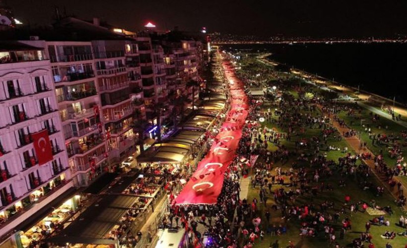 İzmir Valiliği 'İzmir'deki 100. Yıl Kutlaması iptal edildi' iddiasını yalanladı