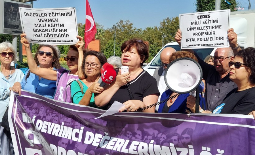 İzmir'de Cumhuriyet Kadınları'ndan ÇEDES protestosu