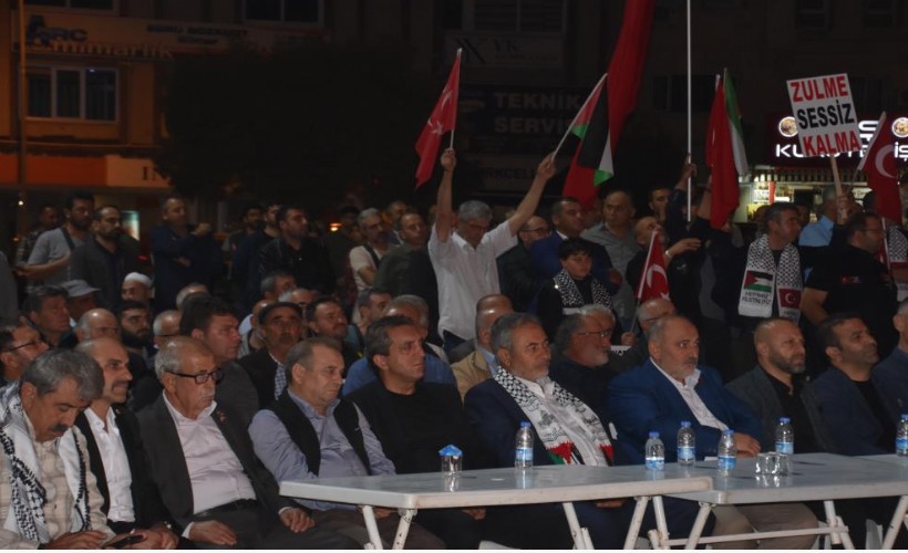 İzmir'de 'Soykırıma Hayır, Filistin'e Destek, Siyonizme Lanet' mitingi