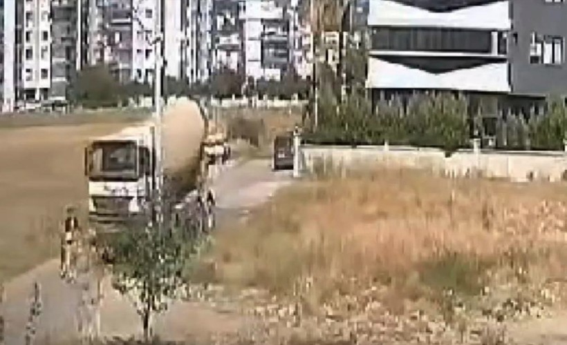 İzmir'de anne ve küçük çocuğu beton mikserinin altında kaldı