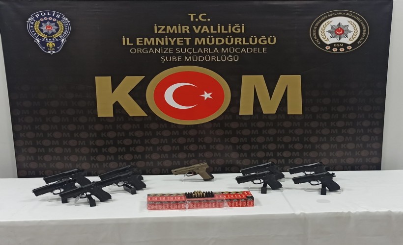 İzmir'de silah tacirlerine baskın