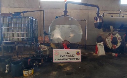 İzmir'de 27 buçuk ton kaçak akaryakıt ele geçirildi