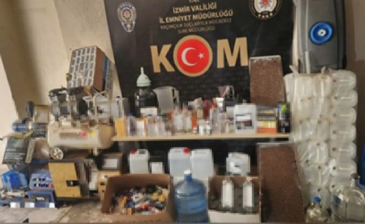 İzmir'de kaçakçılık operasyonu: 13 şüpheli hakkında adli işlem