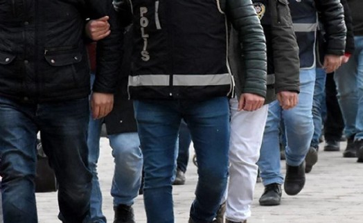 İzmir'de yasadışı tıbbi ürün operasyonu: 25 gözaltı