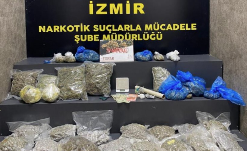 İzmir’in 2 ilçesinde kilolarca esrar ele geçirildi
