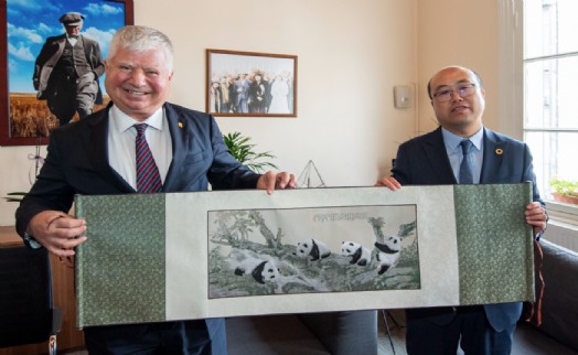 İzmir'in 2026 Avrupa Gençlik Başkenti adaylığı için Çin'den destek