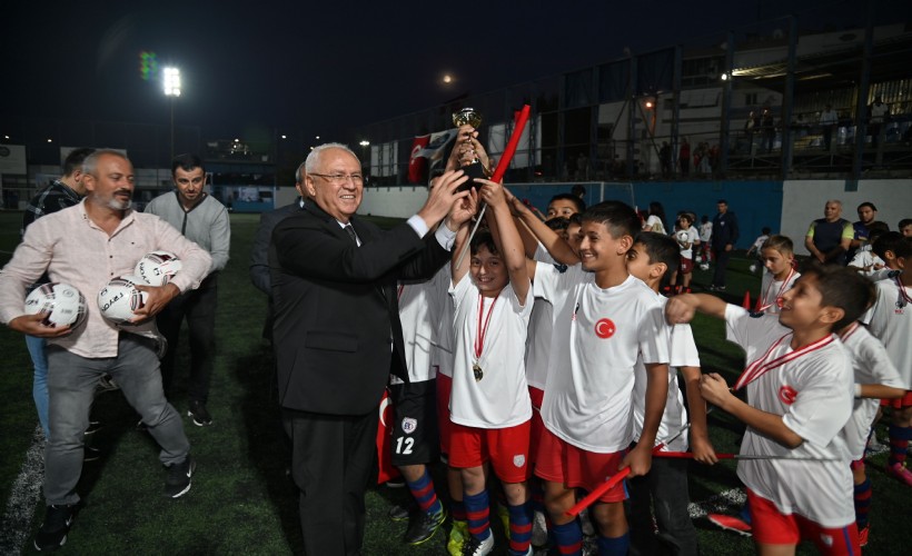 Karabağlar'da 100. Yıl Cumhuriyet Futbol Turnuvası coşkusu