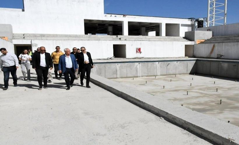 Karabağlar'da Atatürk Gençlik ve Spor Merkezi'nin inşaatı devam ediyor