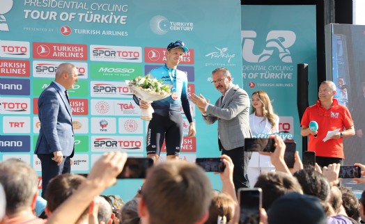 Mehmet Kasapoğlu'dan İzmir'e teşekkür