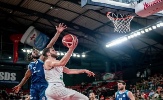 Pınar Karşıyaka, evinde 2'de 2 yaptı