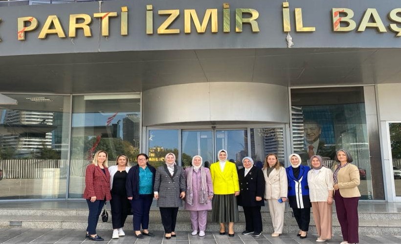 AK Parti İzmir'de flaş istifa: Kadın Kolları Başkanı görevinden ayrıldı