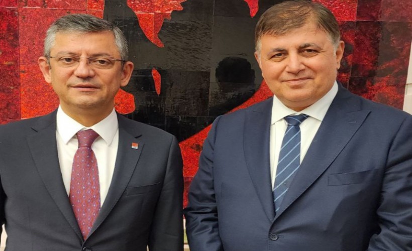 Başkan Tugay, CHP Lideri Özel'i ziyaret etti
