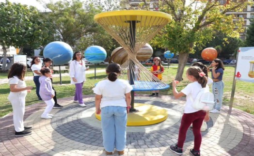 Bayraklı'da çocuklar akıl ve zeka atölyelerinde buluştu!