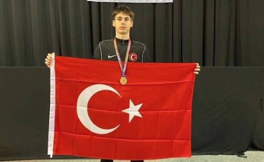 Bornova'nın gururu Bekir Osmanoğlu