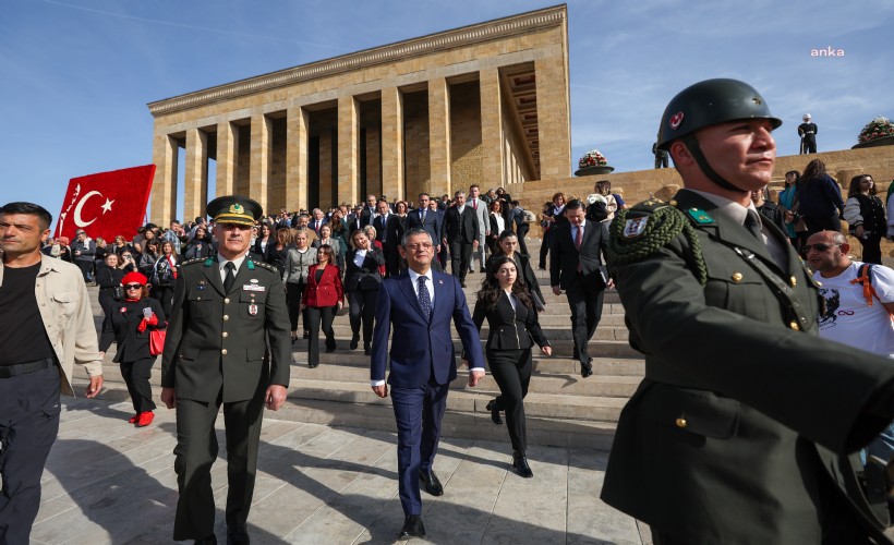 CHP Genel Başkanı Özel, PM ve YDK ile Anıtkabir'i ziyaret etti
