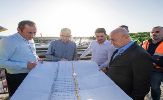 İzmir'in 66 taşıt ve yaya köprüsü yenilendi