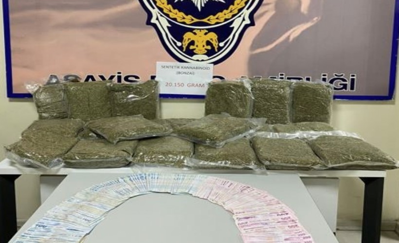 İzmir'de bir evden 20 kilo bonzai ele geçirildi